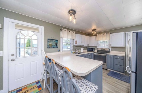 Chippewa Lake House | Charming 2-bedroom house on Chippewa Lake with Lake Access