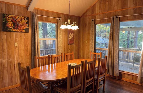 Zwolle Cabin | Charming 2-Bedroom Cabin with Full Kitchen, Vaulted Ceiling & Lake Views