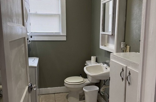 Sulphur House | Charming 2-bedroom house in lovely Sulphur with Spacious Patio
