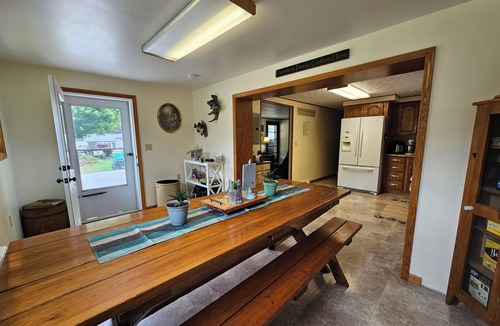 East Brady House | Charming 2-bedroom river house in East Brady along the river.