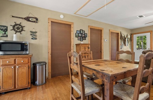 Hemphill Cabin | Charming 2-bedroom Toledo Bend Lakefront cabin in Hemphill TX