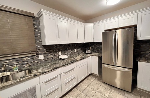 Detroit House | Charming 2-bedroom upper duplex in fabulous Detroit minutes from downtown!