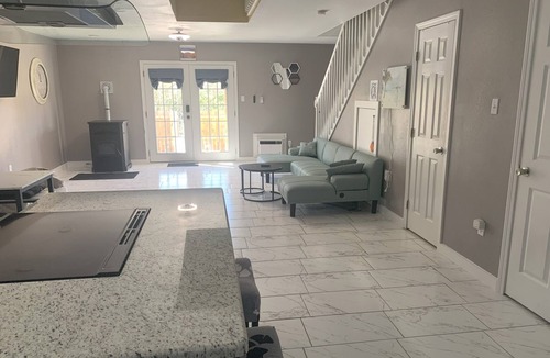 Read Boulevard East House | Charming 2-bedroom townhome with AC Units, WiFi in delightful New Orleans