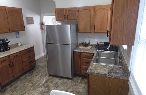 Springfield Apartment | Charming 2-bedroom apartment in Springfield with AC