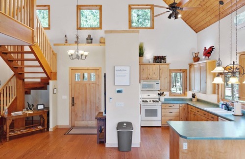Parks Cabin | Charming 2-bedroom with loft cabin with AC, WiFi in tranquil Parks, AZ. Sleeps 6
