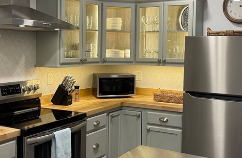 Canandaigua Apartment | Charming! 2BDR -5 min. Walk to Lake Resort or Downtown