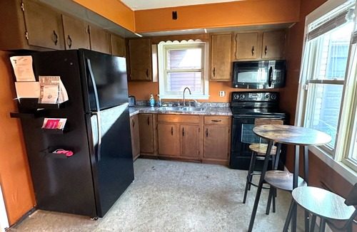 Valparaiso Cottage | Charming 3-bedroom cottage in Valparaiso with WiFi, AC