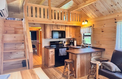 Ely Apartment | Charming 3-bedroom cabin with WiFi and AC in soothing Ely