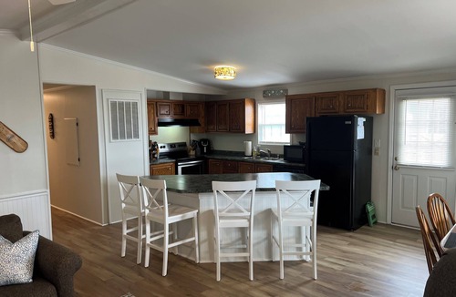 Prosperity House | Charming 3 Bedroom Home with Dock on Lake Murray in Prosperity