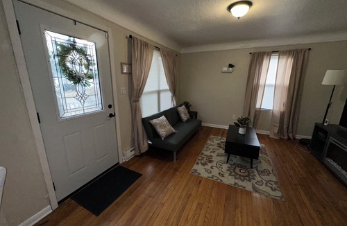 Southfield House | Charming 3-bedroom house with WiFi in welcoming Southfield