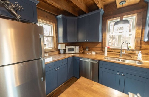 Bloomington Cabin | Charming 3-bedroom cabin near Indiana University!