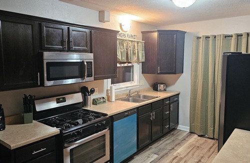 Cedar Rapids House | Charming 3-bedroom house in Cedar Rapids with WiFi, AC