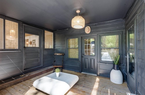 Southfield Cottage | Charming 3-bedroom with 2 full baths cottage in Southfield for Soul Searching