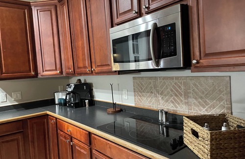 Sun House | Charming 4-bedroom mobile home with WiFi, AC in Sun. Near tubing, river