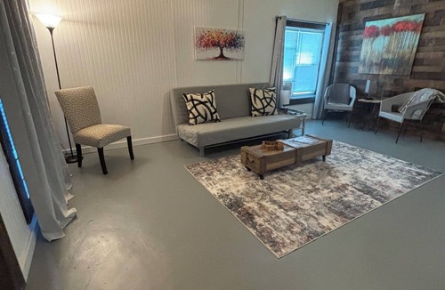 Hamilton House | Charming barndominium in Hamilton perfect for a relaxing getaway.