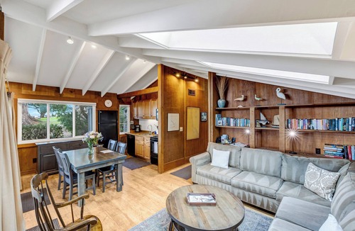 Carmel Cottage | Charming Beach Front Cottage