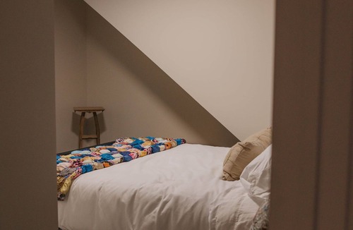 Estevan Bed & Breakfast | Charming Bed & Breakfast! 1