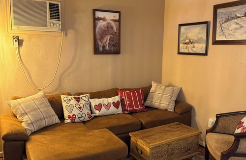 Belton Bed & Breakfast | Charming bed & breakfast in Belton with Highland Cows