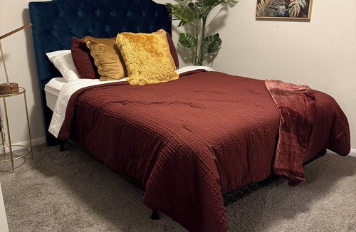 Barrett Bed & Breakfast | Charming bed & breakfast in excellent Houston with AC, WiFi
