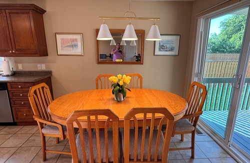 Cornwall House | Charming Bungalow in quiet neighbourhood