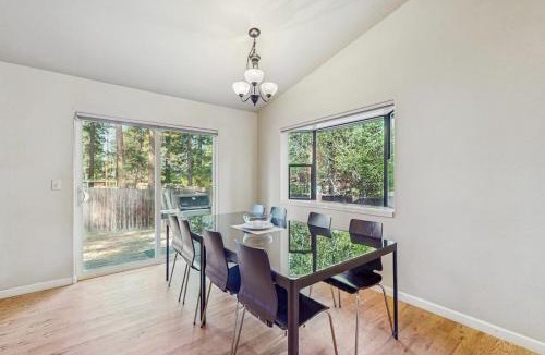 Bijou Park Acres House | Charming Cabin Home with Fireplace W&D Enclosed Backyard
