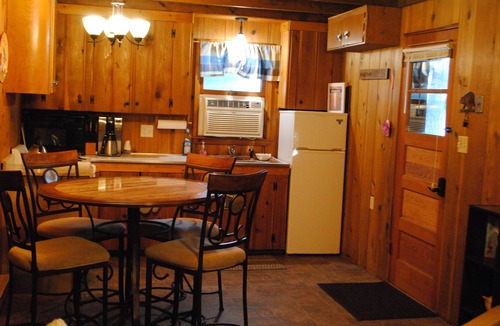 Britt Cabin | Charming cabin - quiet lake - classic sauna - fire pit - a perfect vacation spot