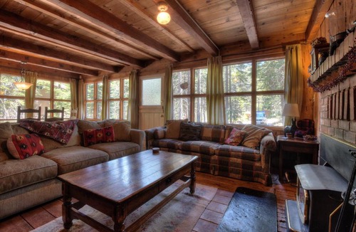 McKinney Estates House | Charming Cascade Chalet