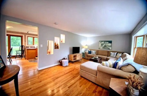 Stevensville House | Charming Coastal/Country Home w/3 Acres & Sauna!