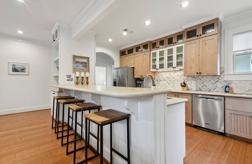 Gulfport House | Charming Cottage & Guest House 1 Block to Beach with Oaks and water views