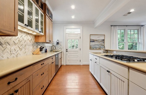 Gulfport House | Charming Cottage & Guest House 1 Block to Beach with Oaks and water views