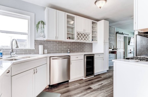 Fair Haven Cottage | Charming cottage right on the canals of Lake St. Clair!