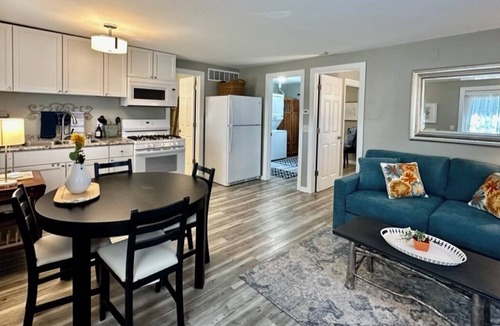 Shorewood Cottage | Charming cottage steps from lake, shops & more!