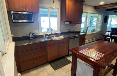 Indian River Cottage | Charming Cottage with Gorgeous Lakeview