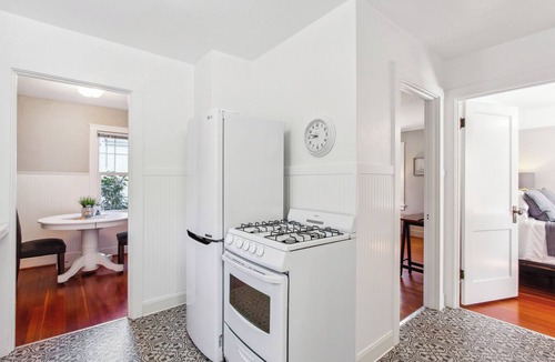 Eugene House | Charming Eugene Retreat: Private Hot Tub & Yard!