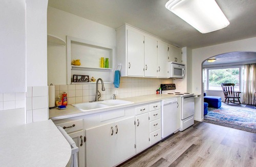 Western House | Charming Eugene Vacation Rental - 3 Mi to Downtown