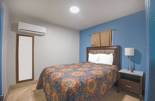 Merritt Island Hotel | Charming Guest Room Near Cocoa Beach Perfect for Weekend Adventures