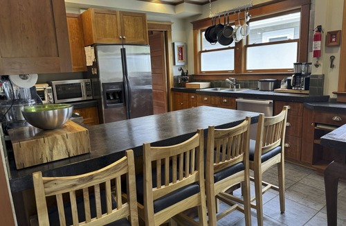 Sunnyside House | Charming, historic home with backyard and updated kitchen