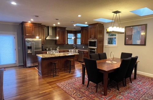 Bridlemile House | Charming house in enchanting Portland with AC, WiFi