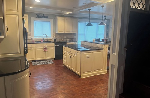 Luna Pier House | Charming house in Luna Pier MI, walking distance to beach and restaurants