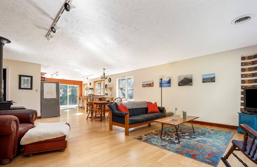 Maple City Cabin | 🍄 Charming Hygge 2BDR Cabin in Leelanau County ➠ 4889