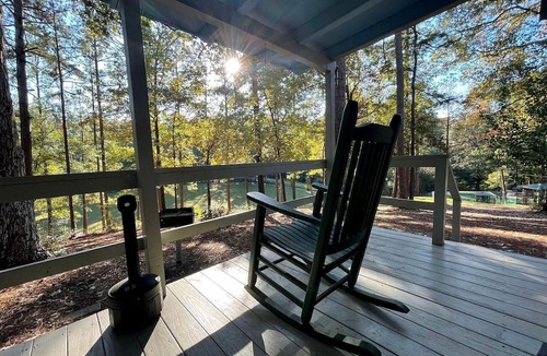 Zwolle Cabin | Charming Lakeside Cabin with Private Pond Access Near Zwolle, Louisiana
