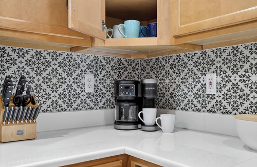 Lake Orion House | Charming LO Home - Private 1st Floor, King Bed, Stocked Kitchen w/Fenced Yard