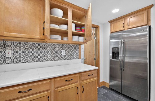 Lake Orion House | Charming LO Home - Private 1st Floor, King Bed, Stocked Kitchen w/Fenced Yard