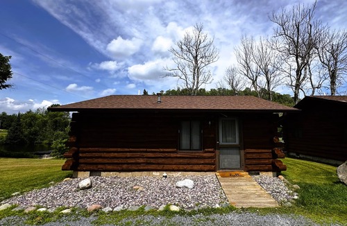 Crystal Falls Cabin | Charming log cabins on Paint River - Pet Friendly!