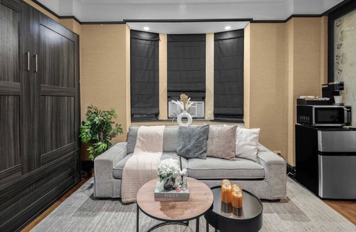 Central New York City Apartment | Charming Midtown Apt | Steps from Broadway