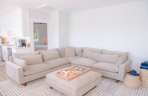 Tavernier Villa | Charming Ocean Front Pool Home with dockage & pool