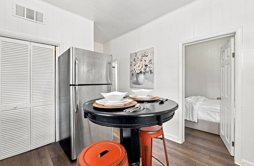 Forest Park Apartment | Charming One Bed with Office near Chicago!