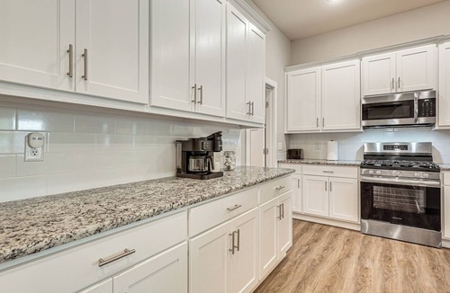 Ozark House | Charming Ozark Abode w/Yard & Pool Access