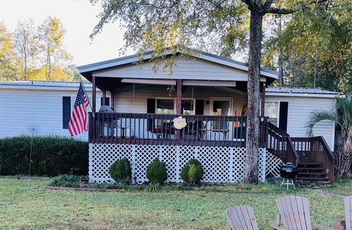 Leesville House | Charming Pet-Friendly lake home in quiet cove