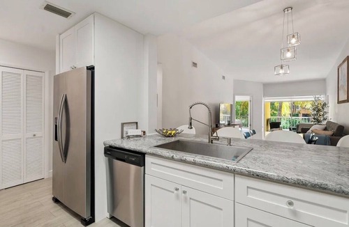 Rock Harbor House | Charming, remodeled & spacious 2 bedroom, 2 1/2 bath townhome in Key Largo, Fl